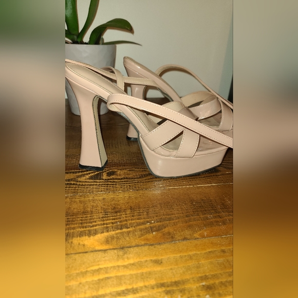 Shoes - Picture 3 of 6